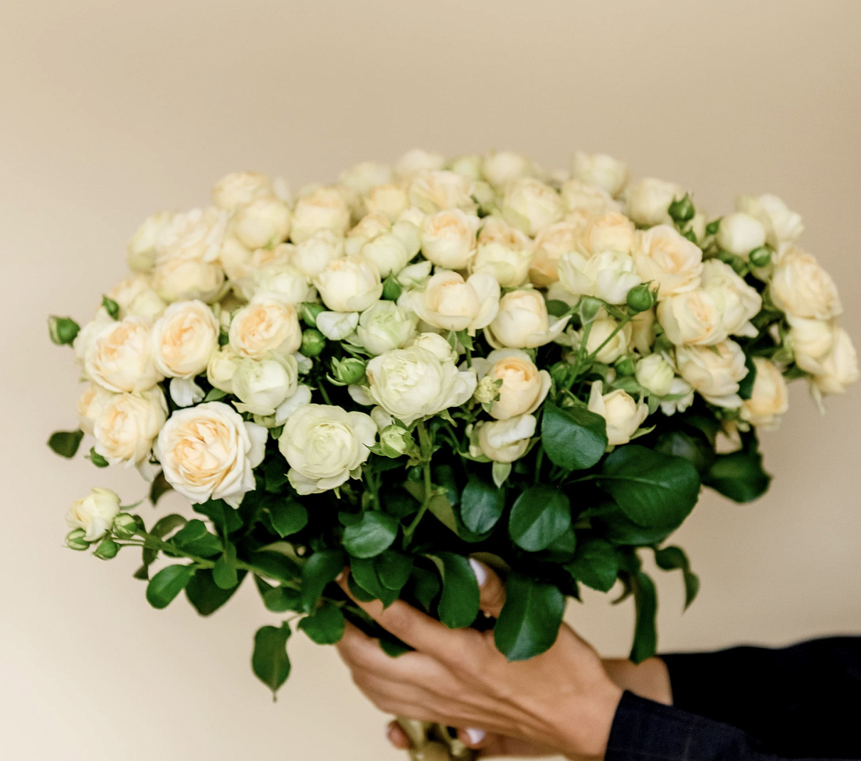 Кустовые розы Монобукет свадебный