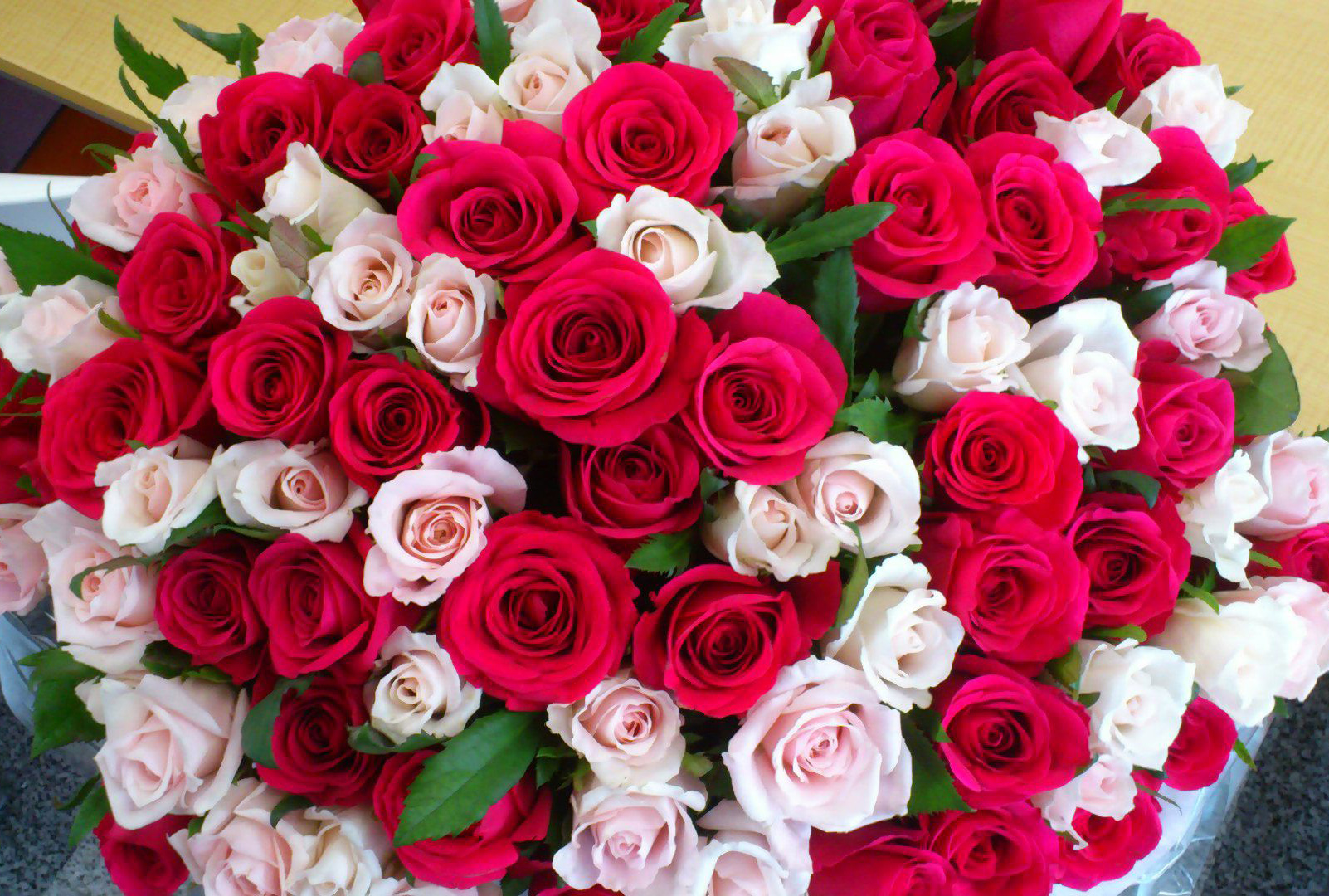 Шикарный букет роз в день рождения