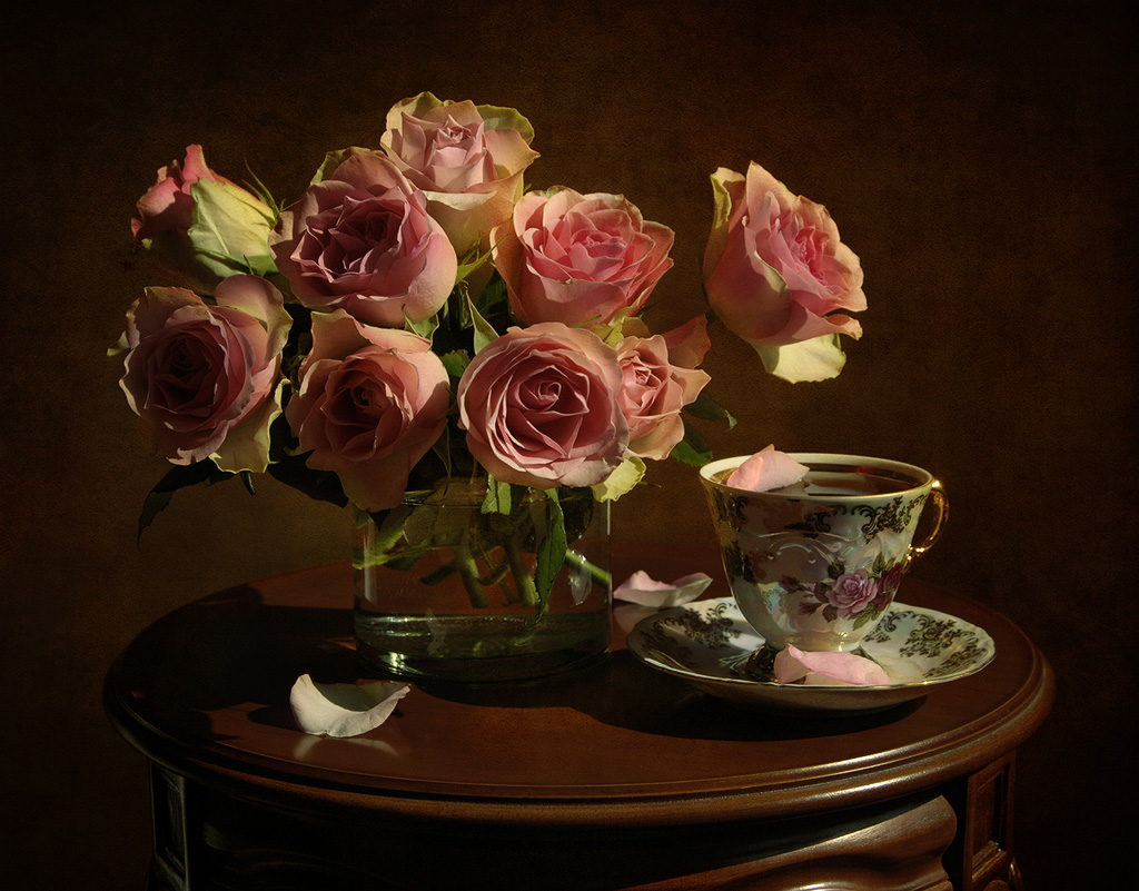 Розы в вазе Фотонатюрморты