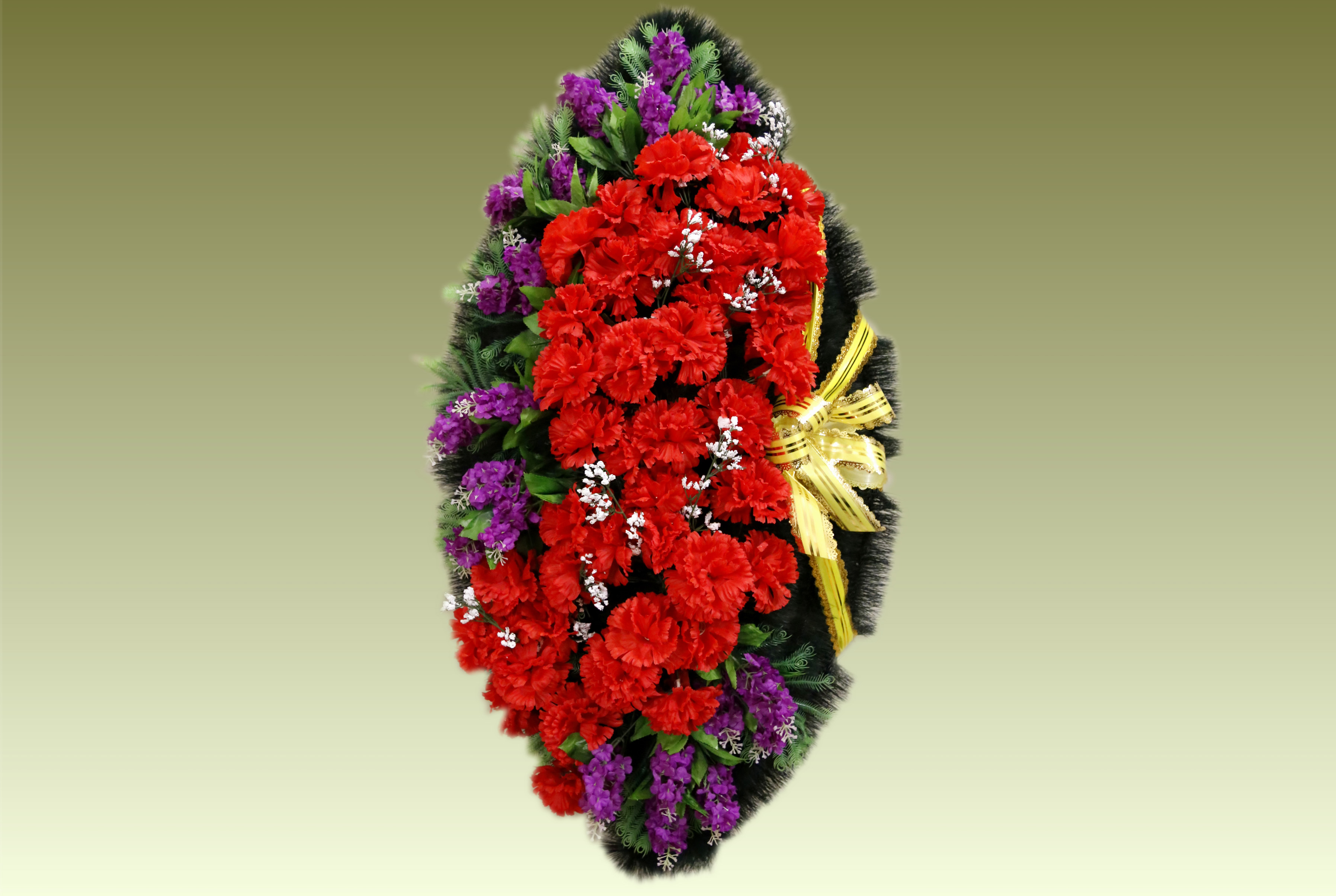 Венок из цветов похоронный