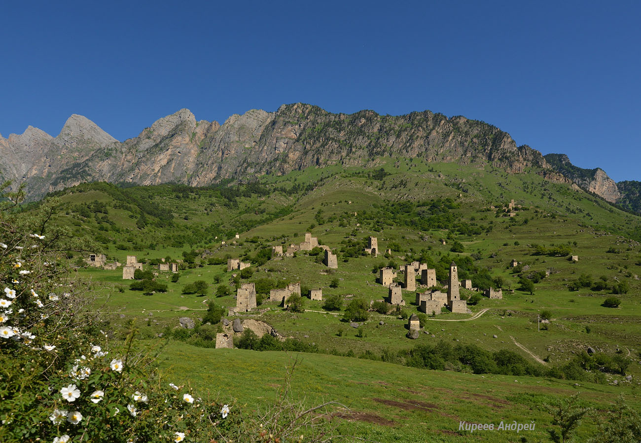 Горы в Северной Осетии Казбек и столовая