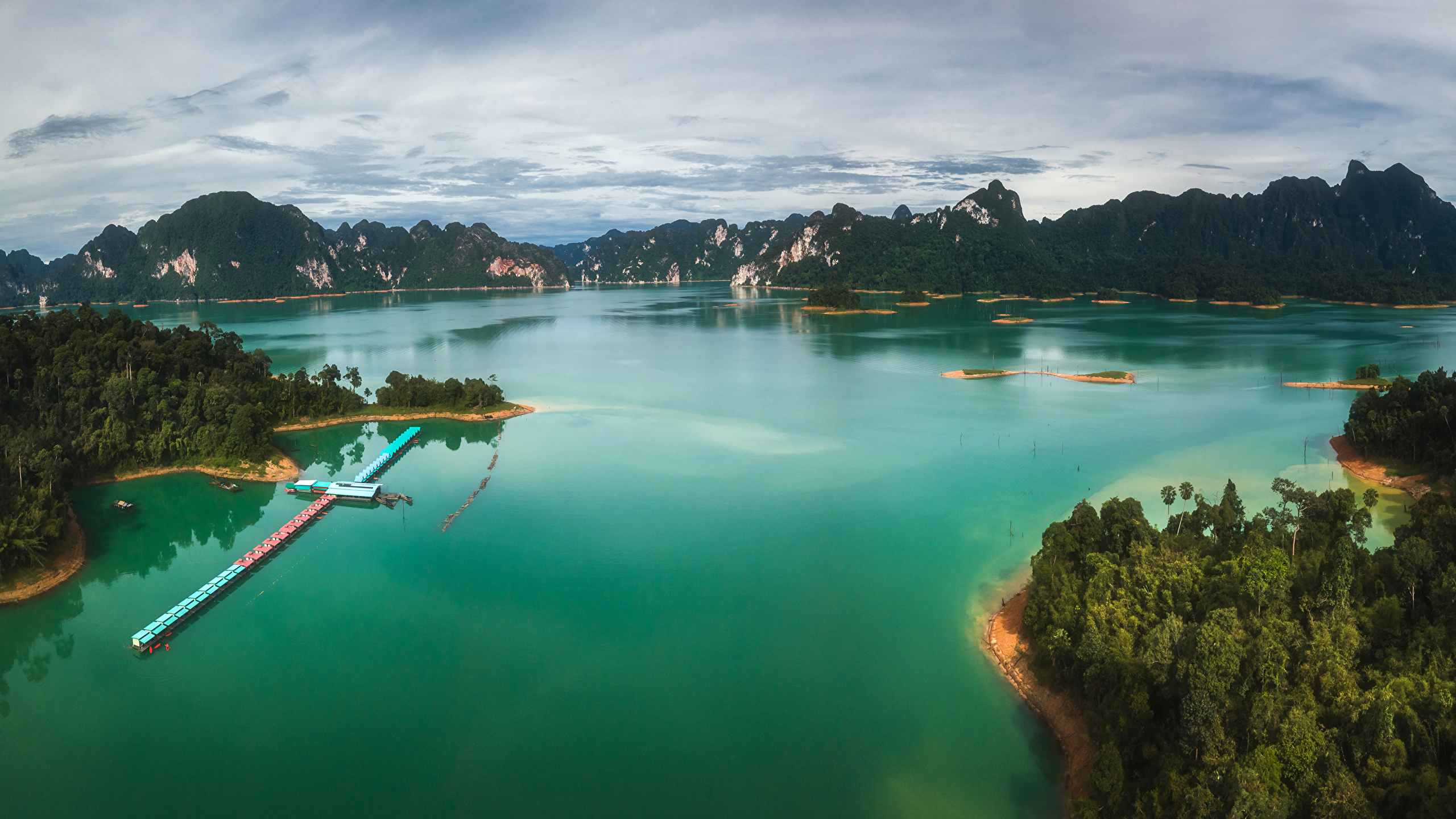 Озеро Челан Тайланд