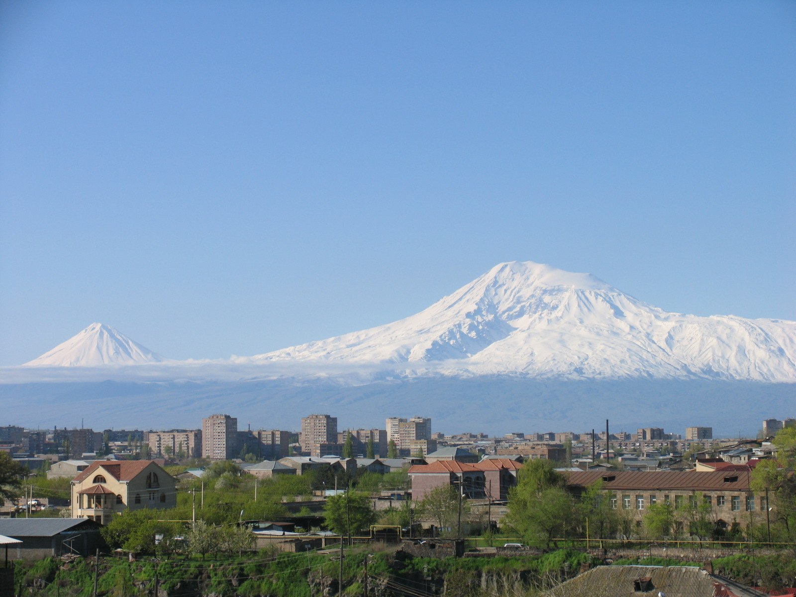 Armenia ararat. Гора Арарат. Гора Арарат в Армении. Гора Арарат со стороны Турции. Гора Масис Армения.