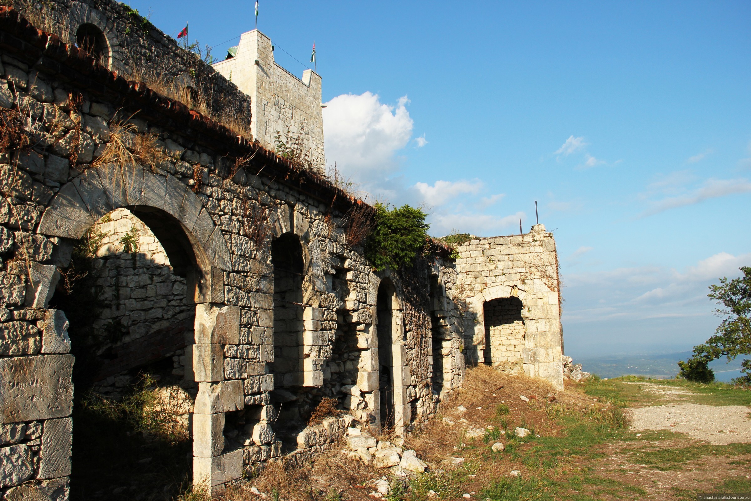 Анакопийская крепость плиты