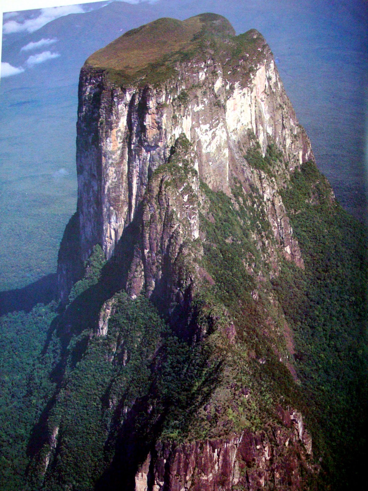 Гора Ауян Тепуи гора дьявола