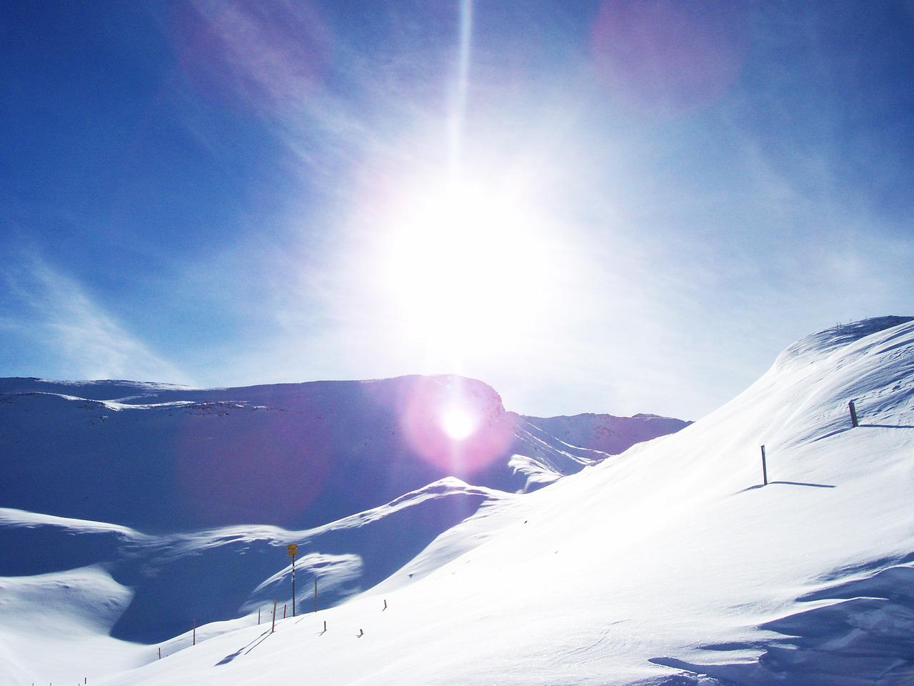 Горы снег солнце Швейцария