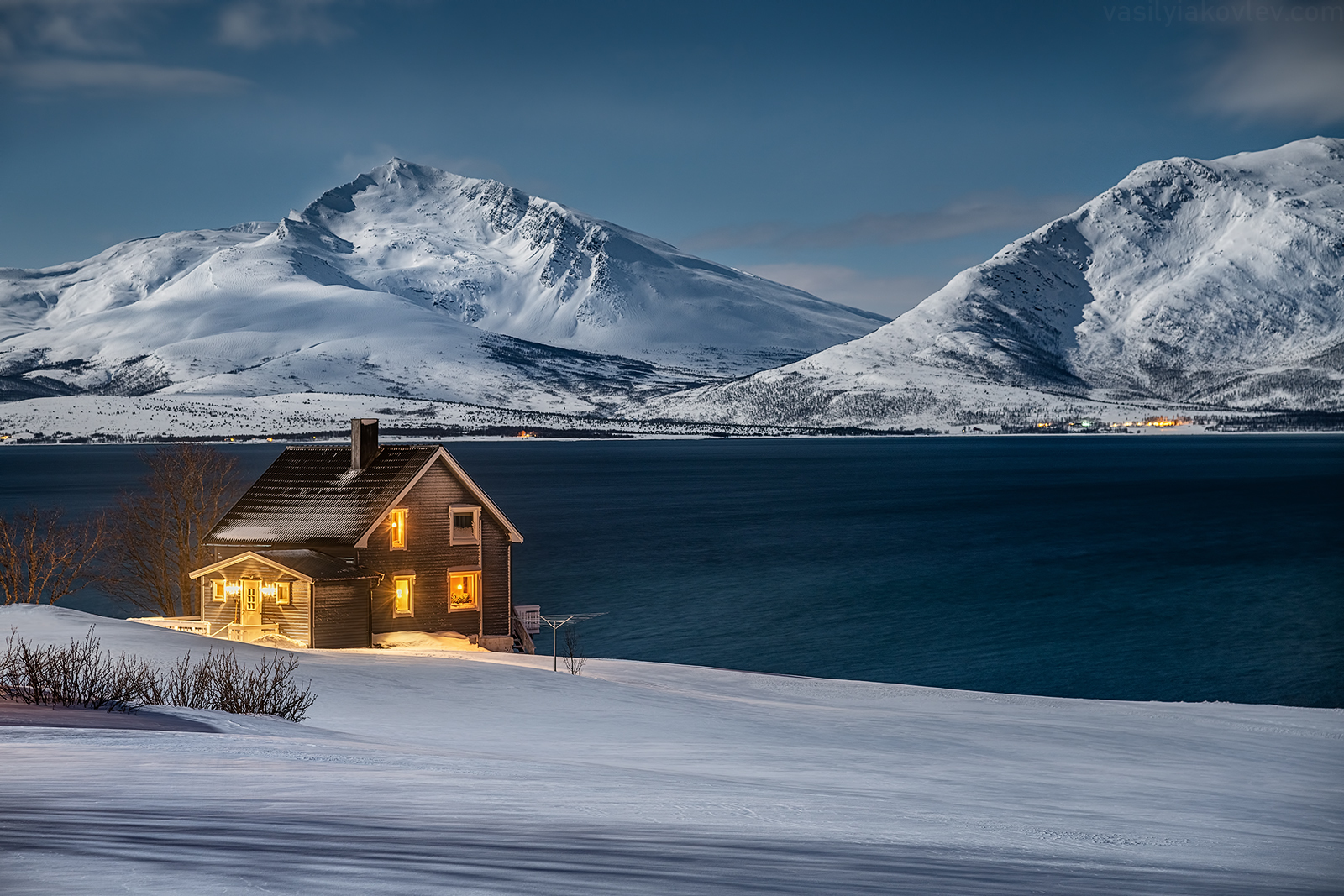 Дом в горах зима