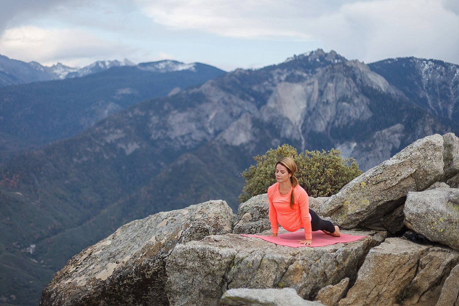 Медитация на вершине горы
