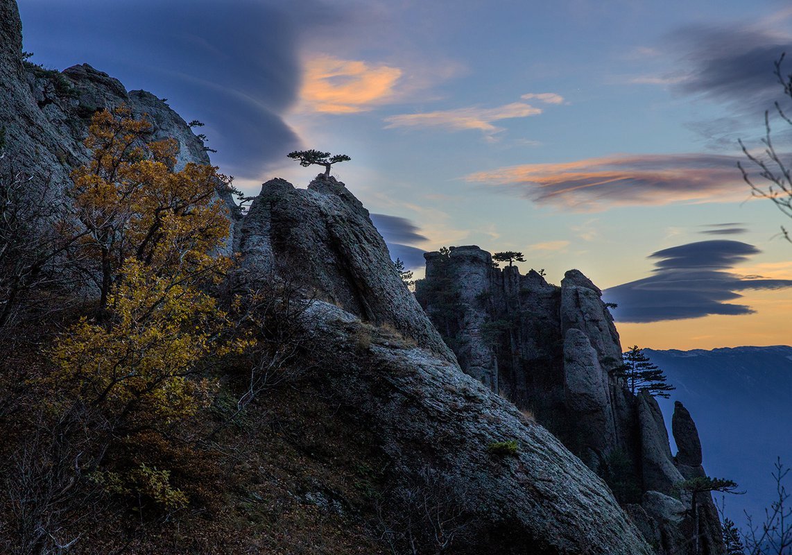 Долина привидений на горе Демерджи в Крыму