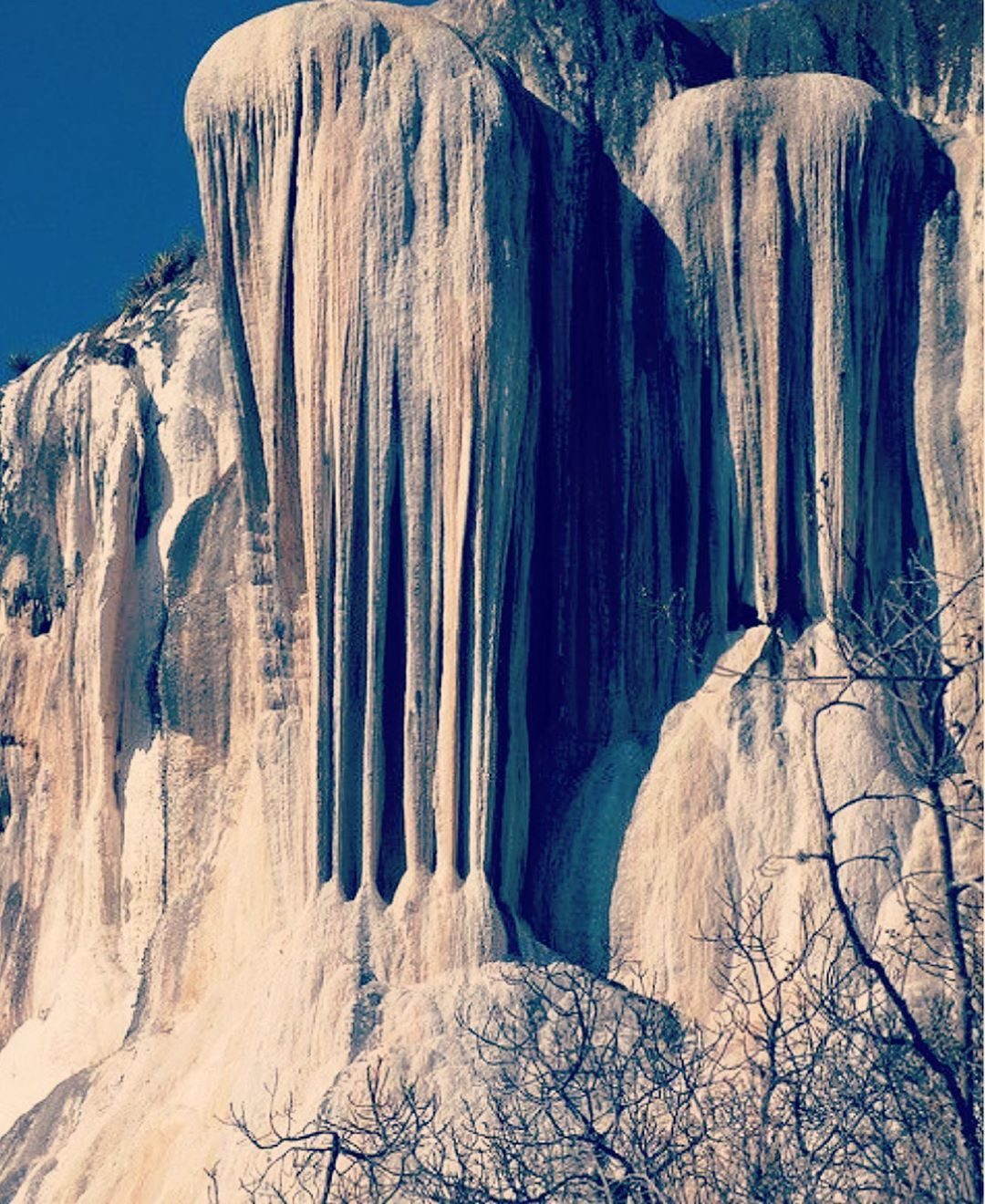 Иерве Эль Агуа каменный водопад в Мексике