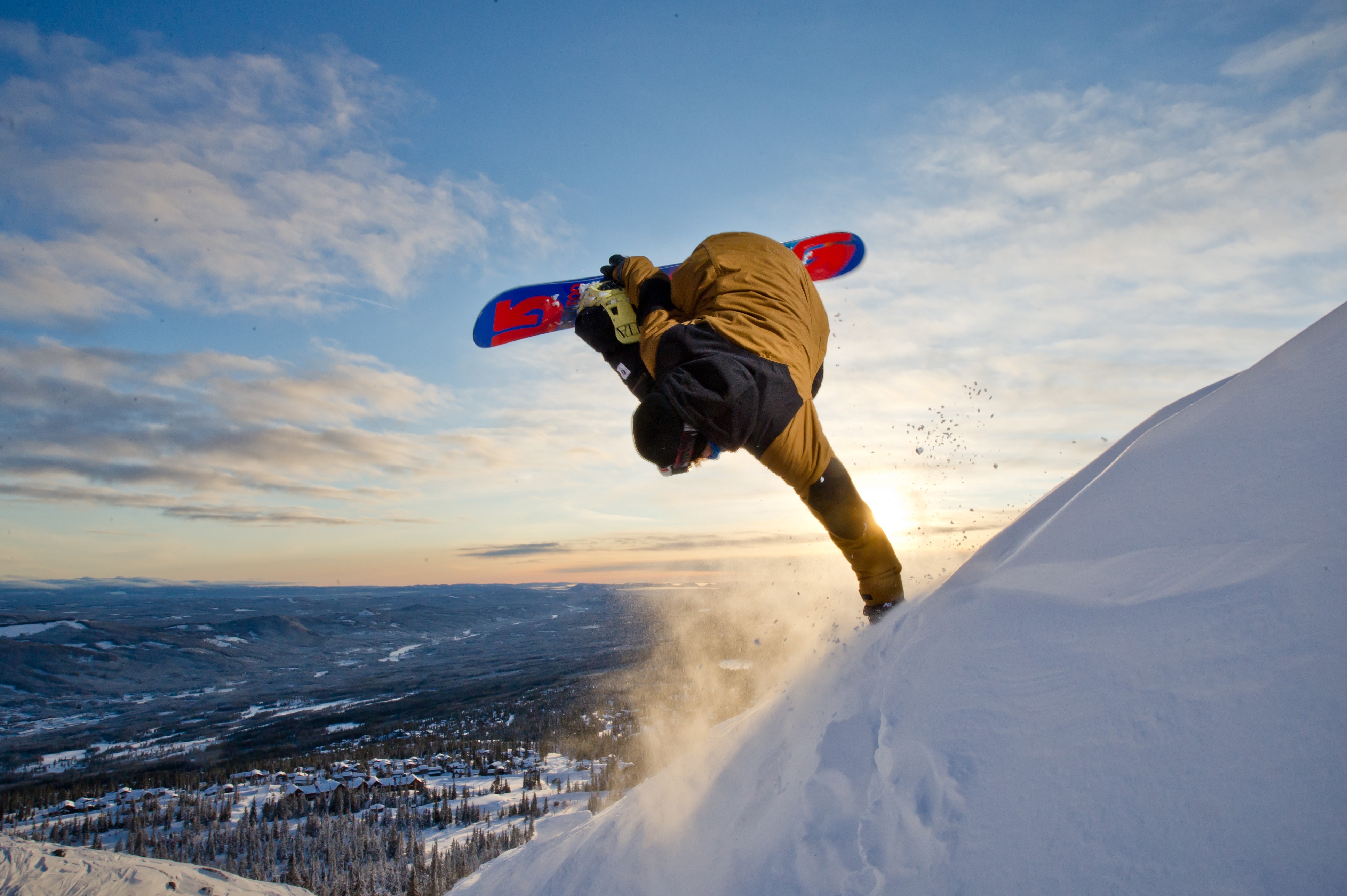 Go snowboarding. Сноубординг. Горы сноуборд. Экстремальный спорт. Экстремальный сноубординг.