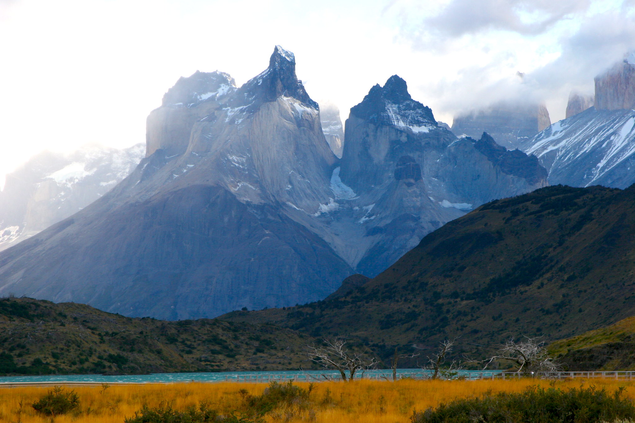 Кордильеры какая америка. Южная Америка горы Анды. Анды андийские Кордильеры. Чили горы Анды. Колумбия горы Анды.
