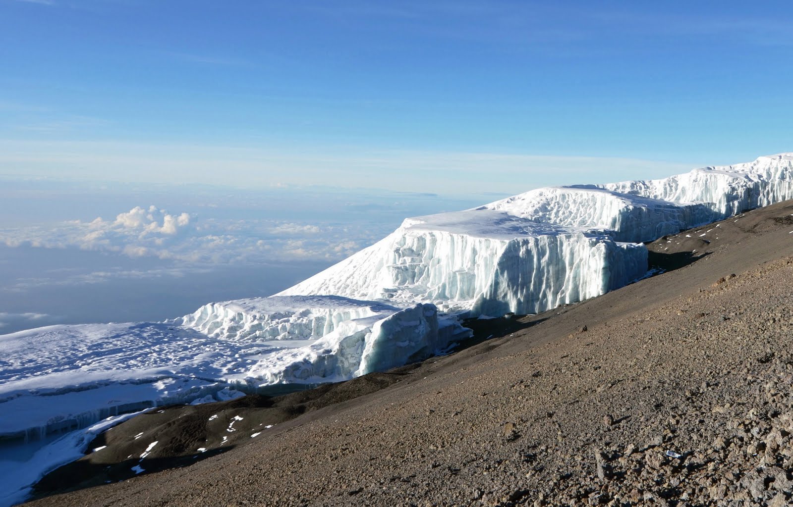 Вершина горы Килиманджаро
