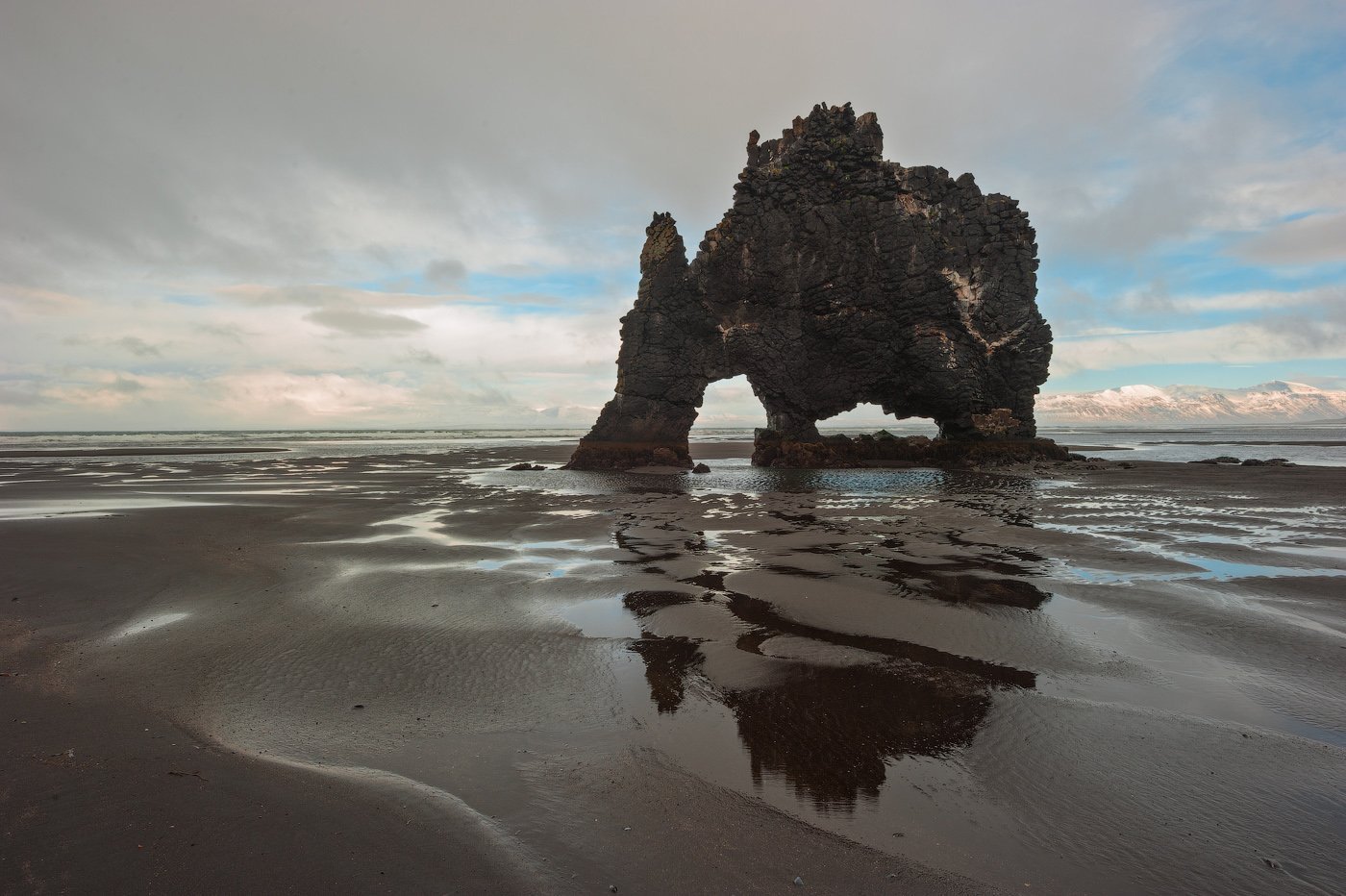 Остров Хеймаэй Исландия Слоновья гора