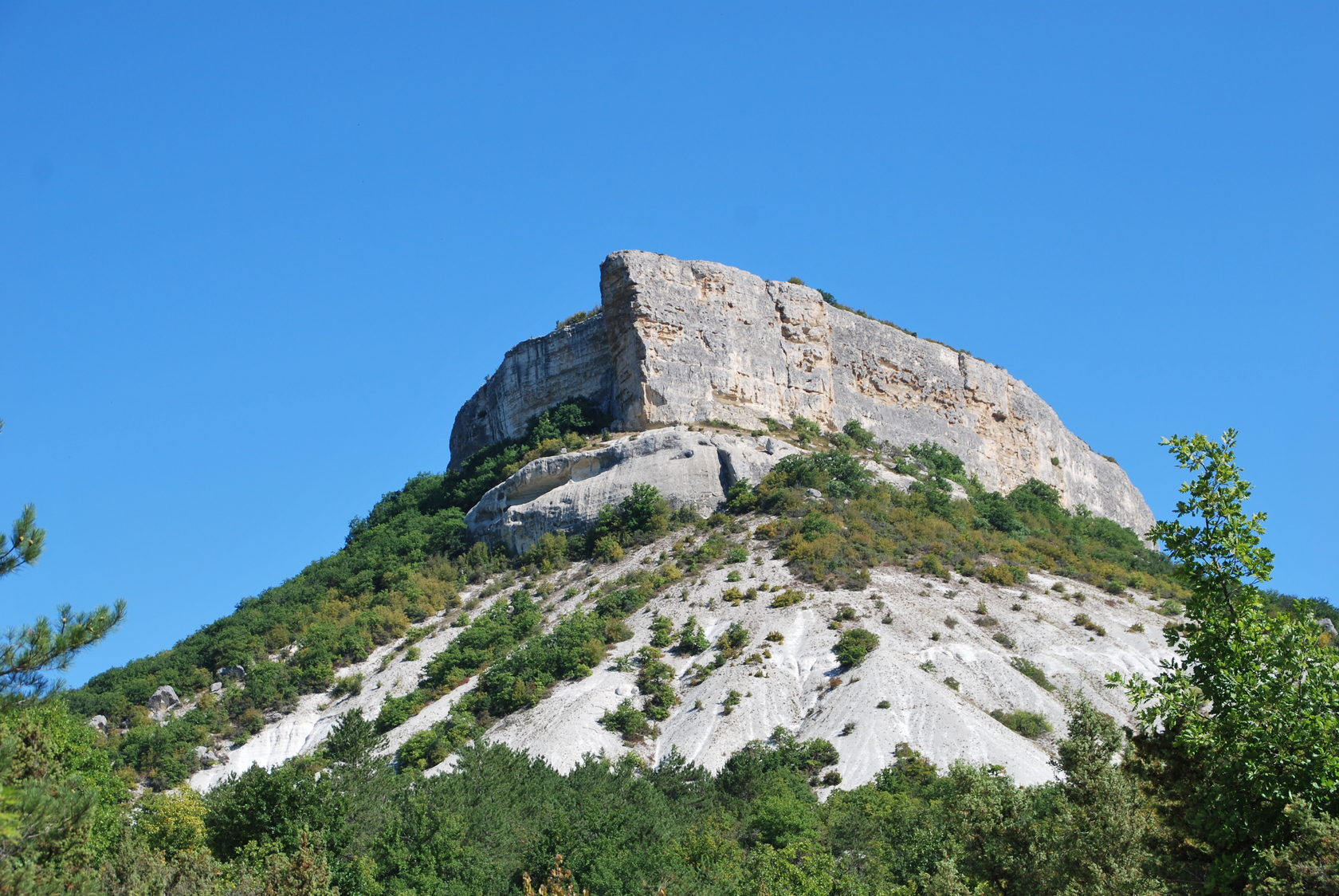 Гора утюг в Крыму Бурун Кая