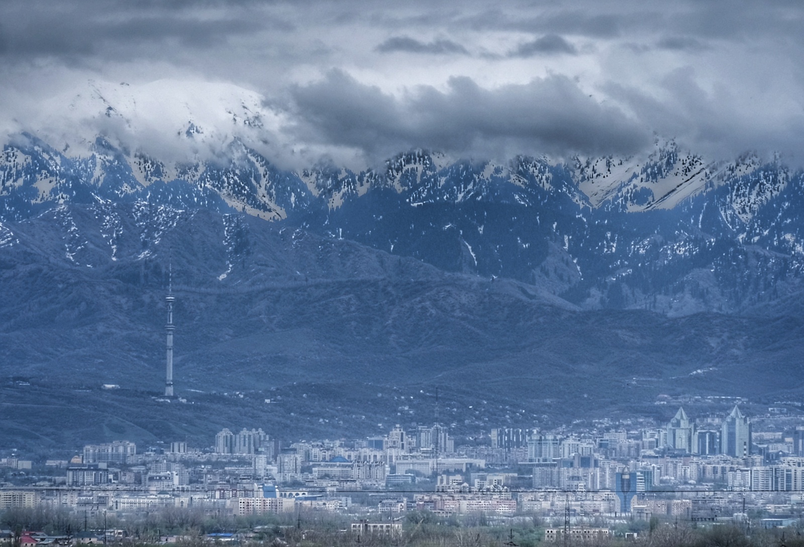 Алма Ата город горы