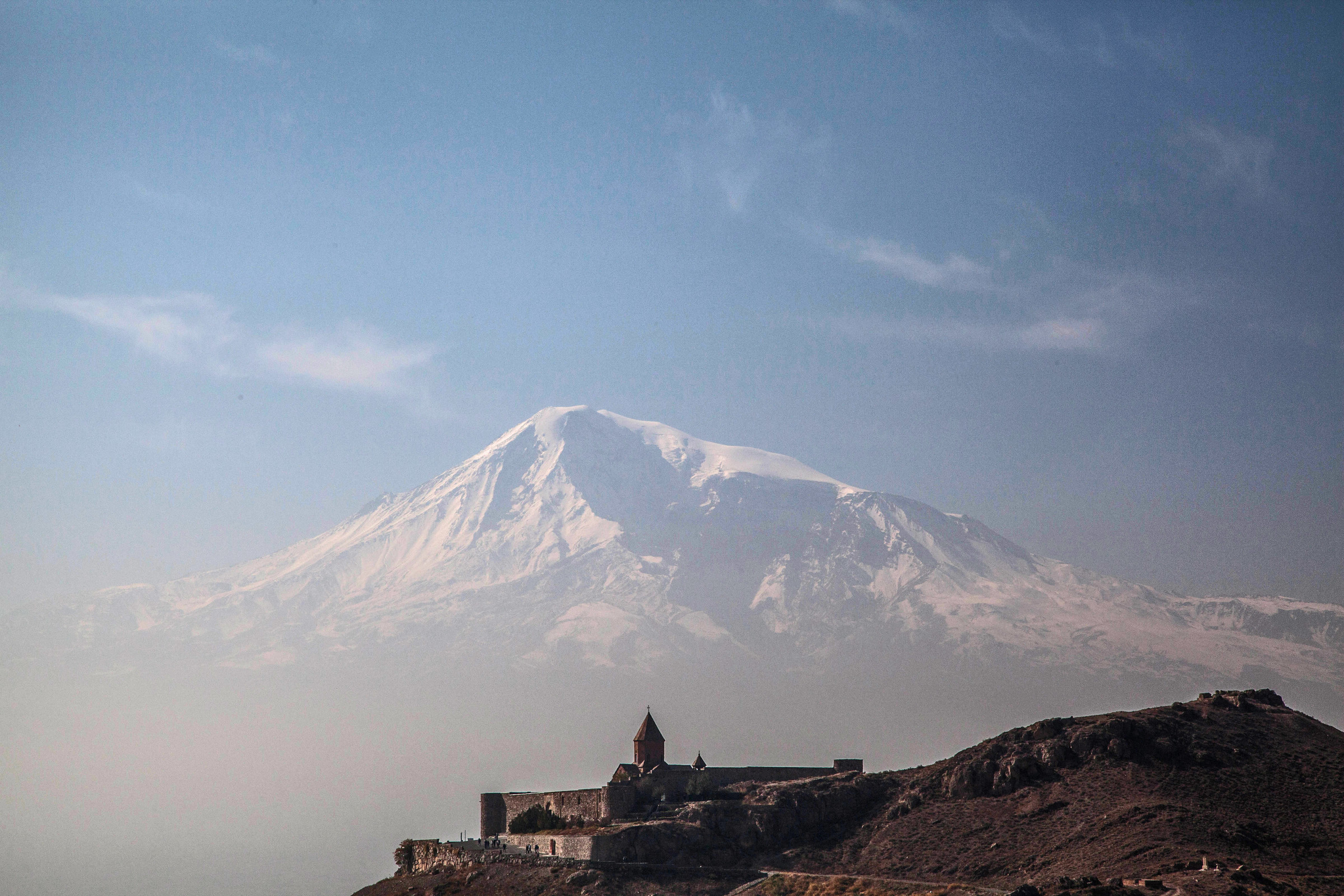 Монастырь хор Вирап на фоне горы Арарат