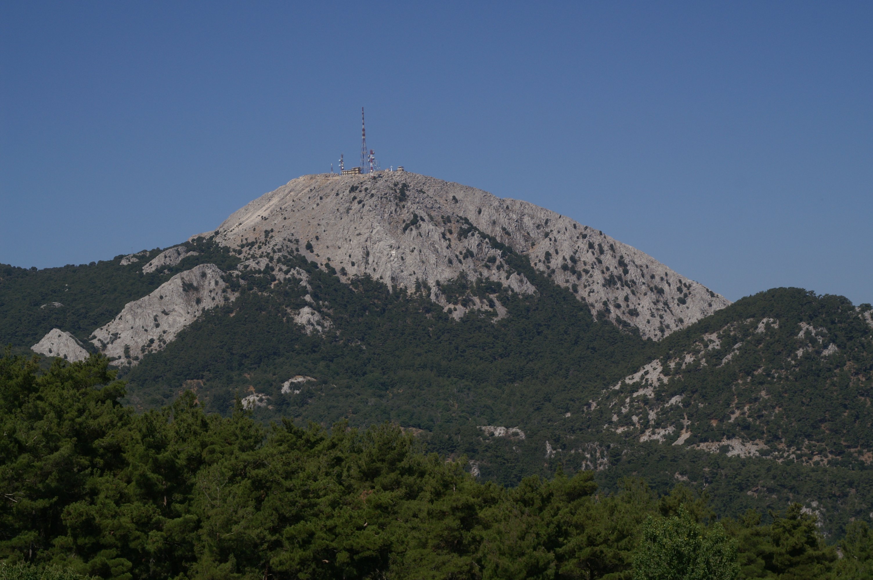 Гора Олимп в Греции стилизированная