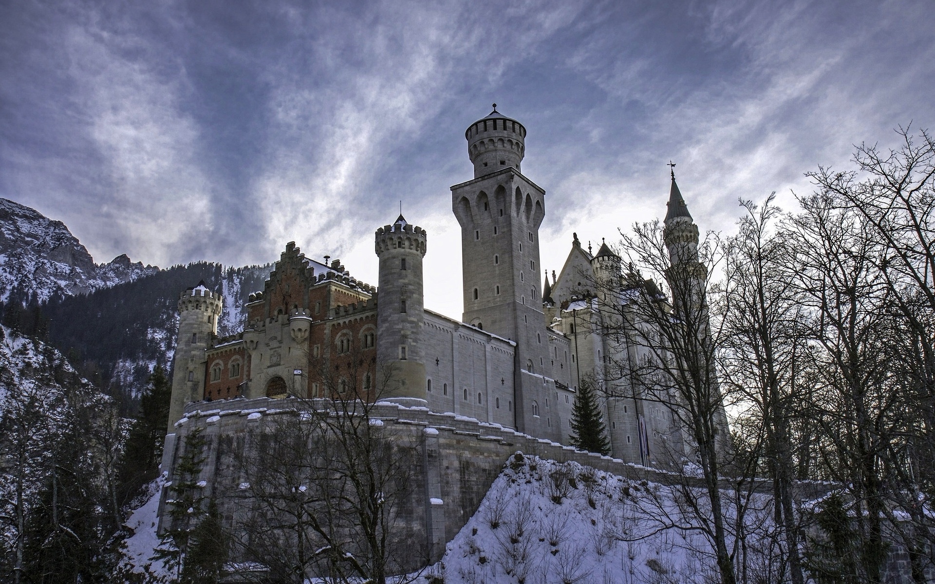 Замок в горе