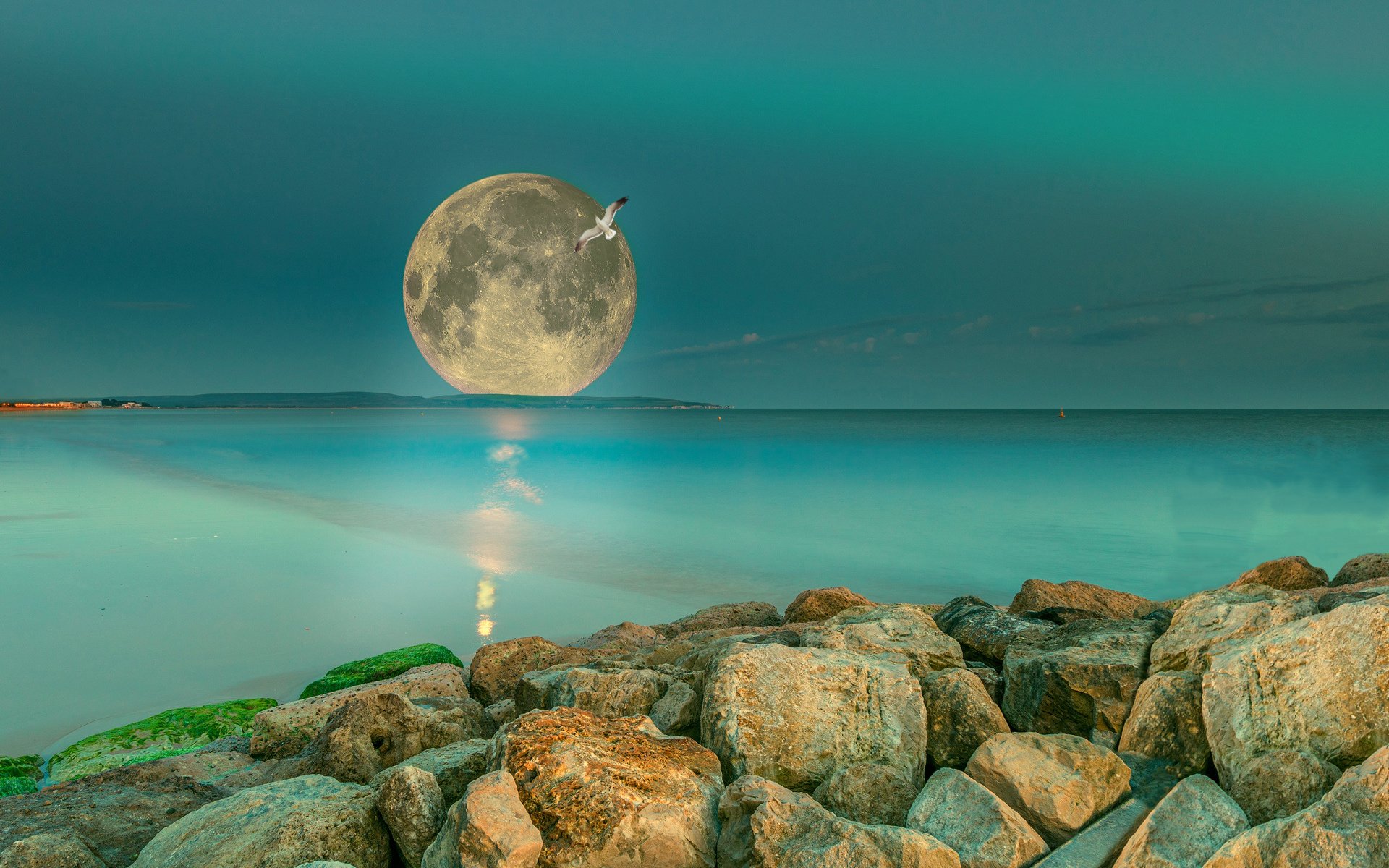 Камни солнца и луны. Луна и море. Луна над морем. Лунное море. Красивая Луна.