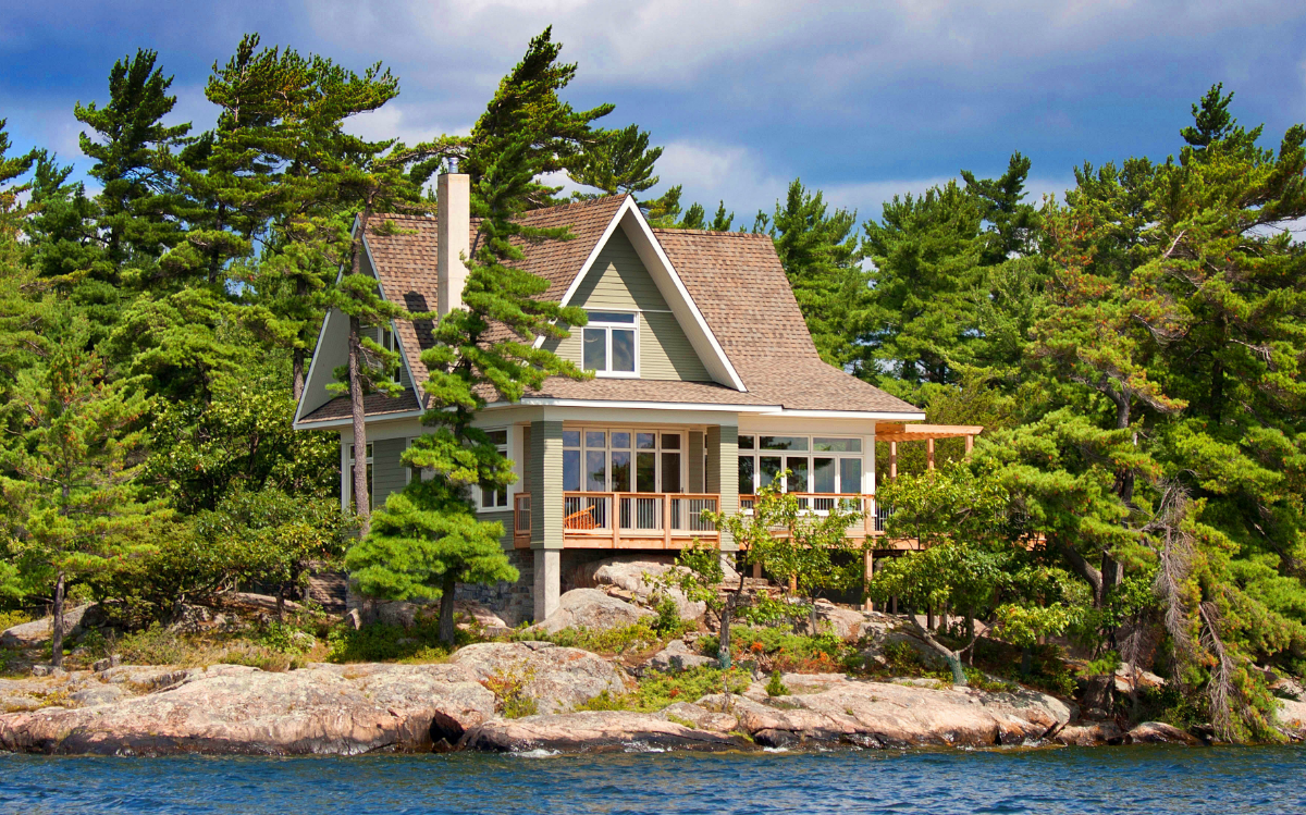 Фото дом у берега моря