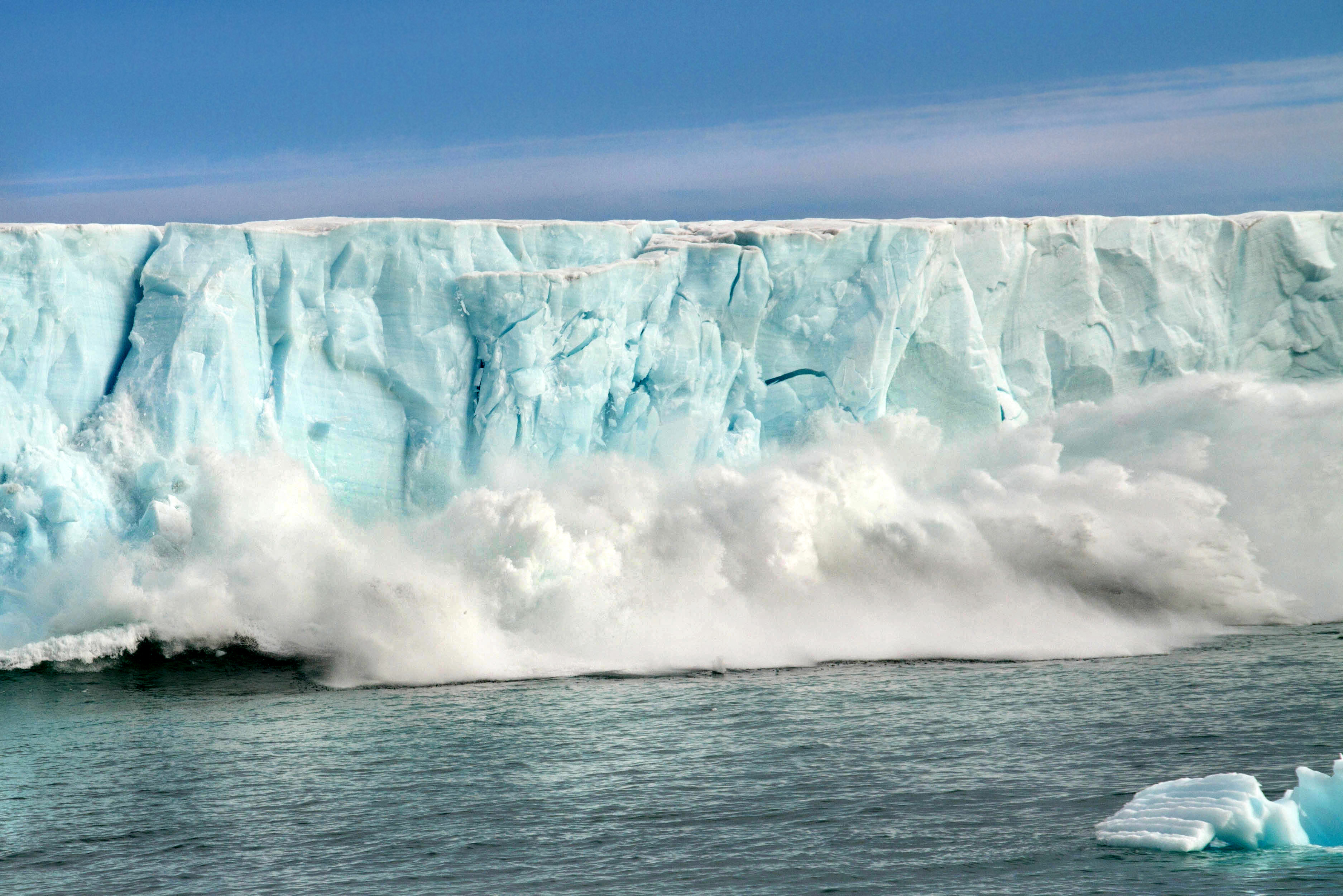 Таяние льдов мирового океана. Таяние ледников в Арктике. 1глобпдьное потепление. Глобальные потрепление. Глобальное потепелени.