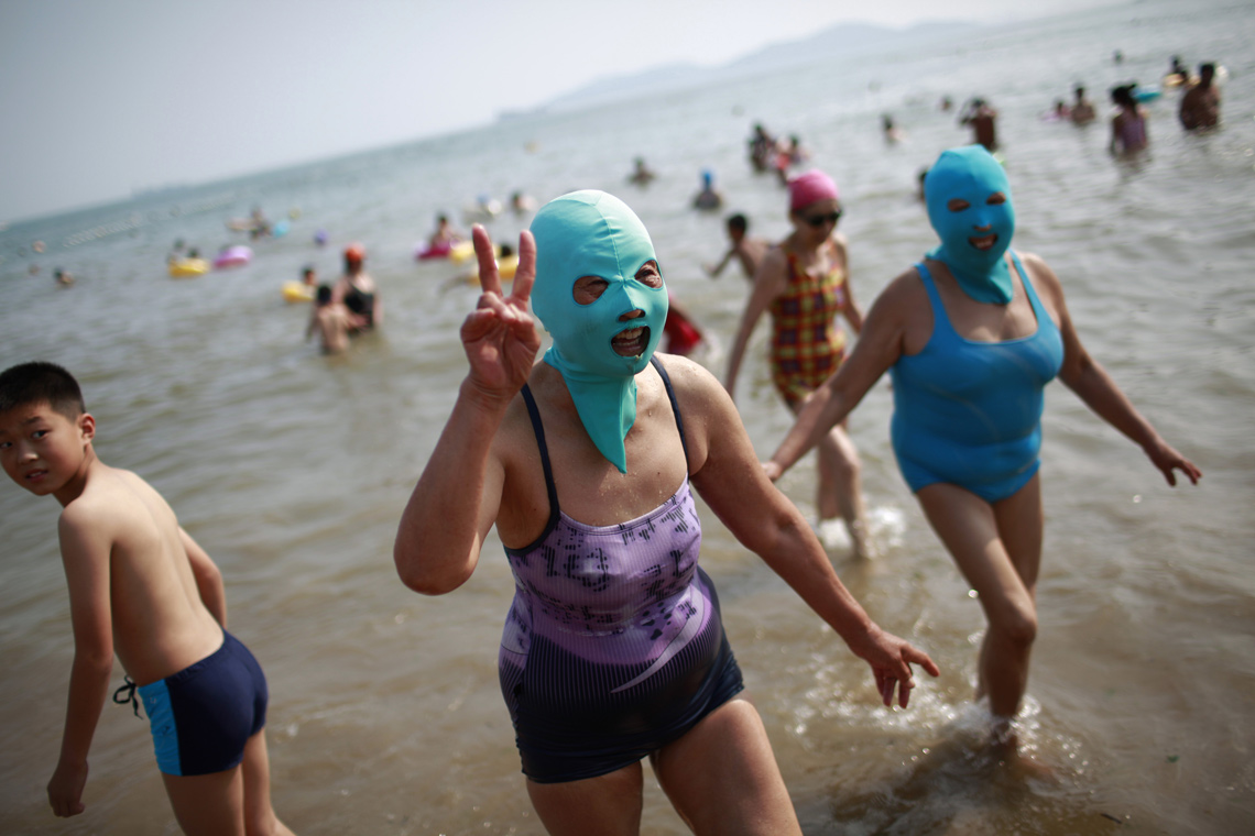 Китаянки на пляже маски