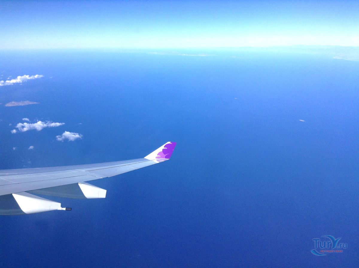 Вид с самолета на океан