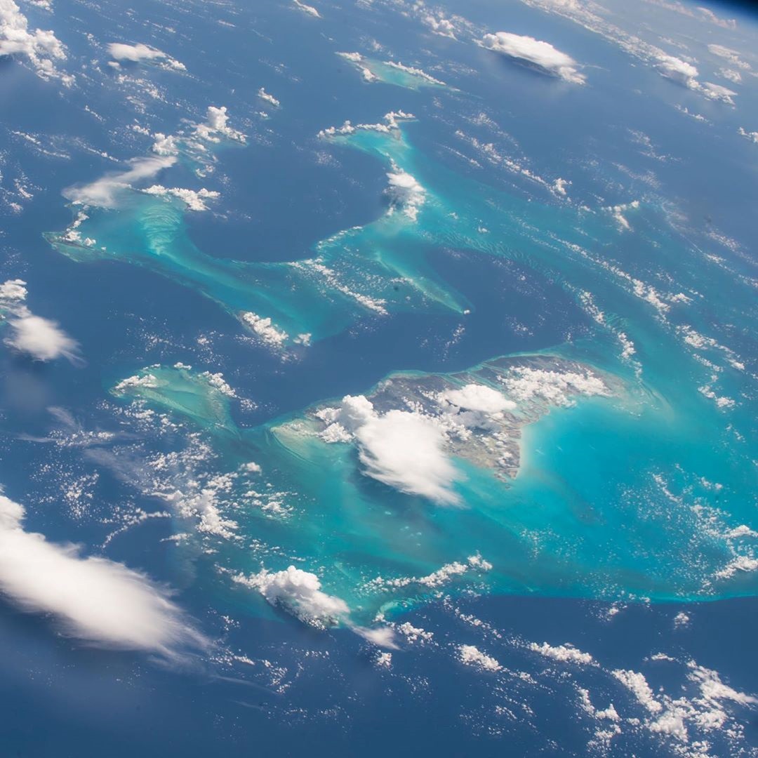 Багамские острова из космоса