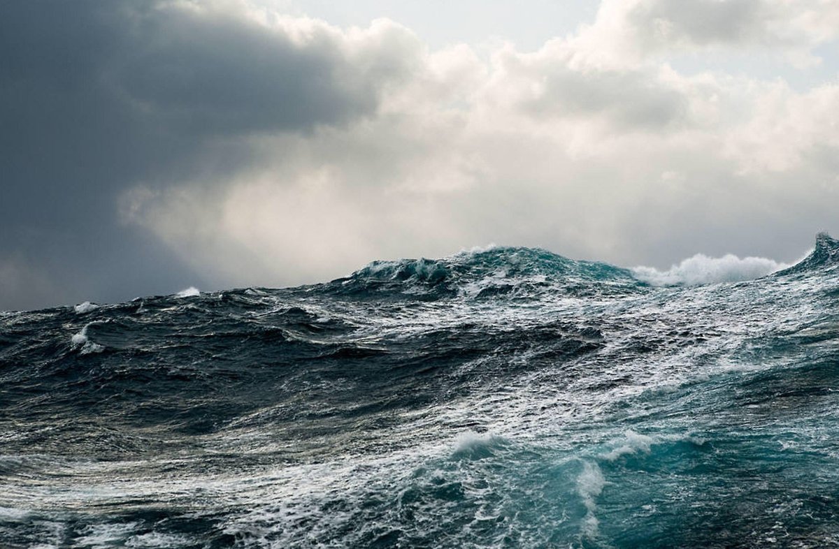 Волны Тихого океана в шторм