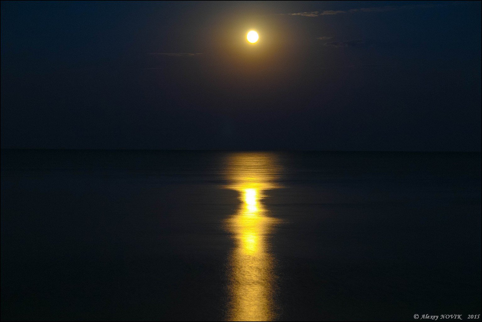 Лунная дорожка на море