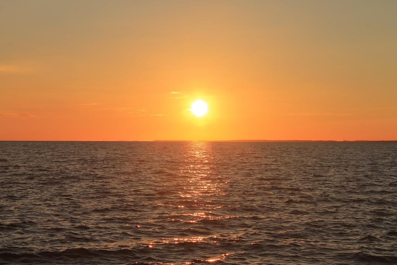 Балтийское море солнце