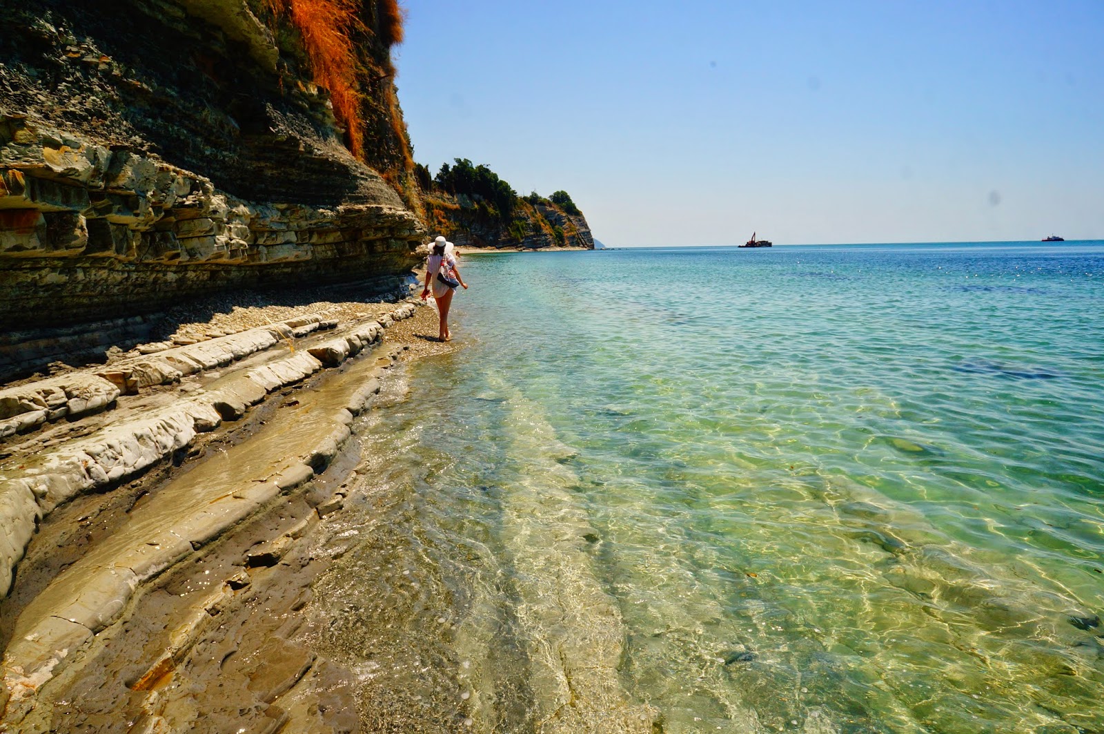 Черное море пляж Геленджик