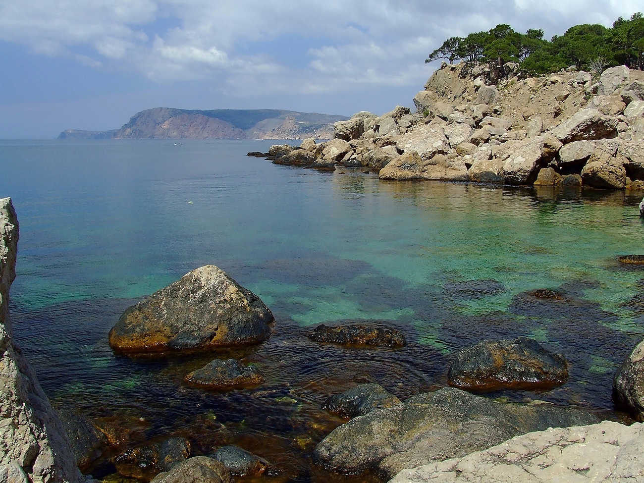 черное море и берег крыма