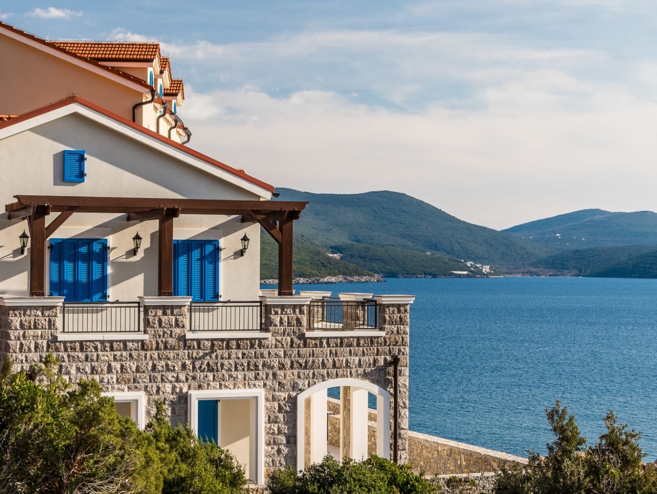 Дом у моря в Черногории