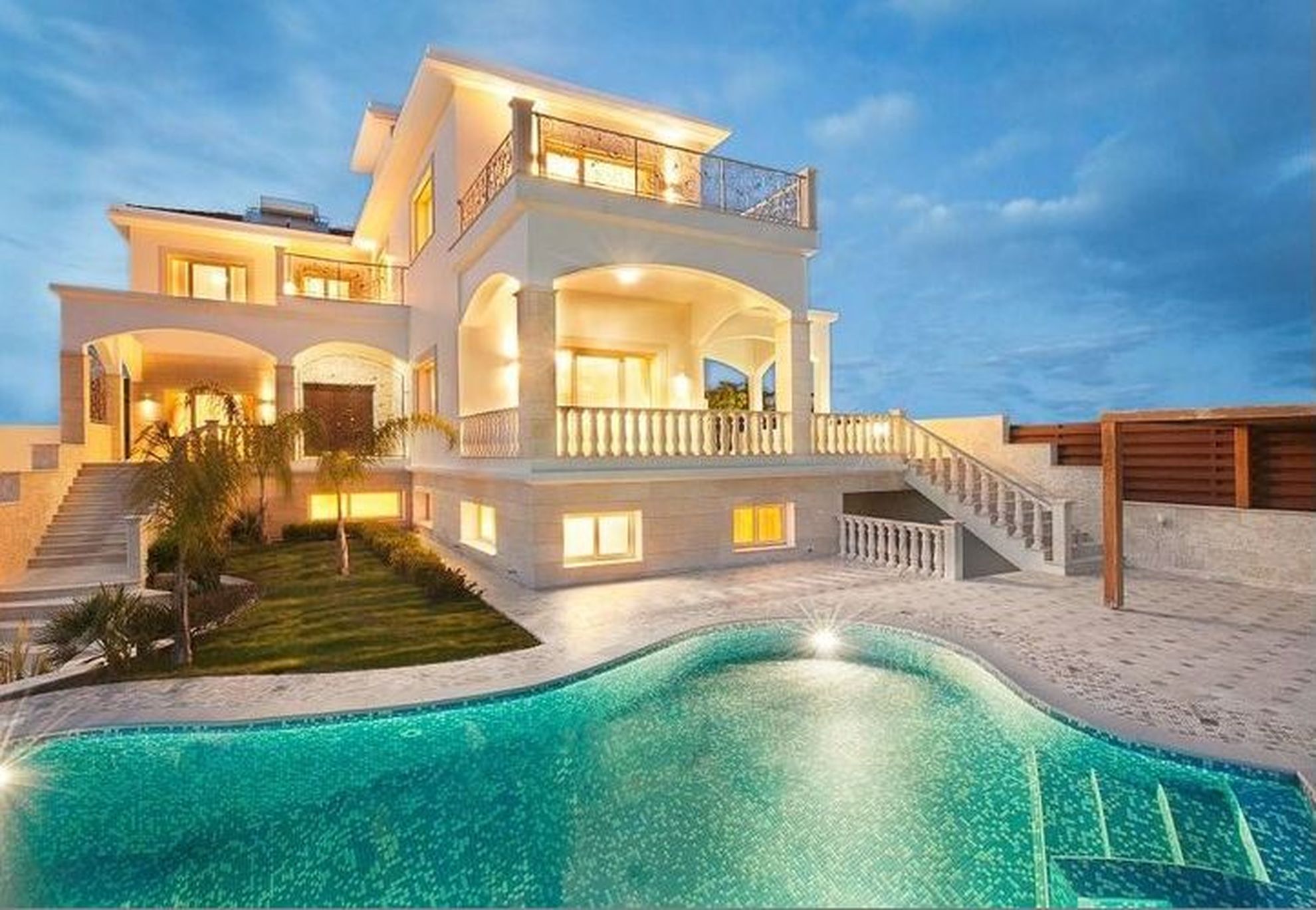 фото красивый дом на берегу моря