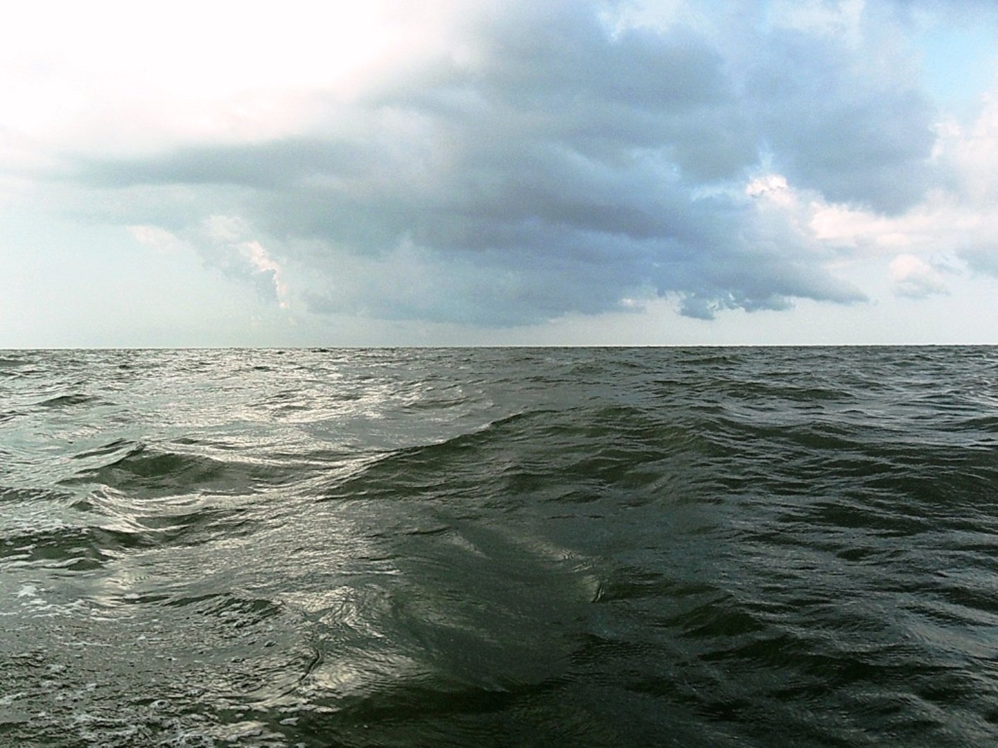 Азовское море волны