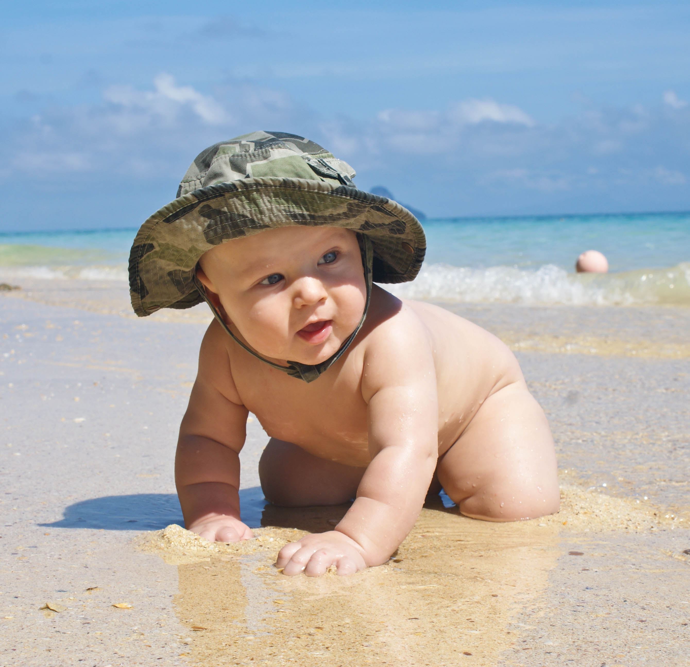 Ребенок в на пляже