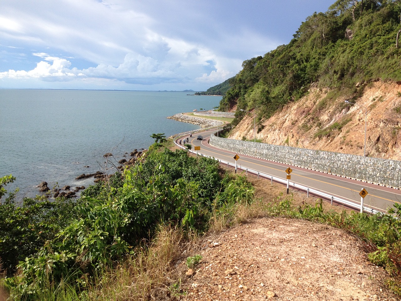 Дорога у моря Тайланд