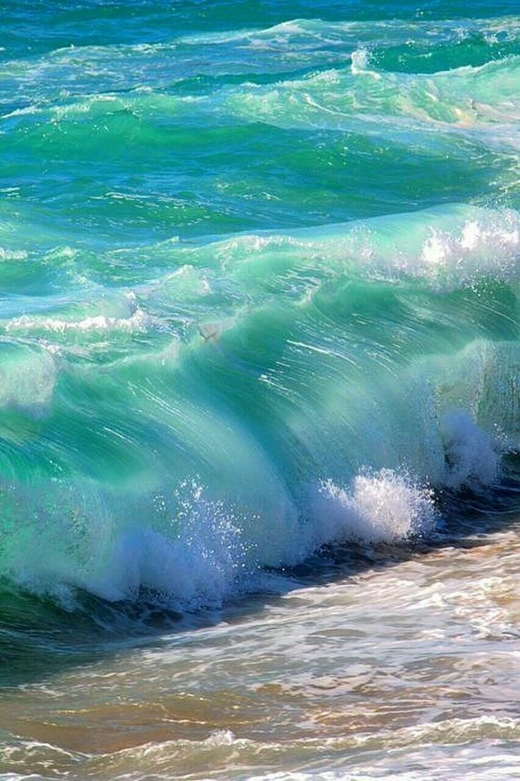 Красивые волны моря