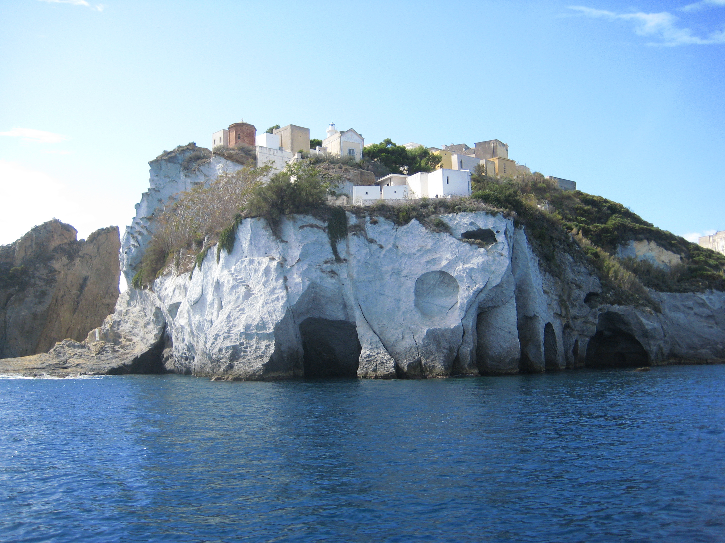 Остров Понца Италия