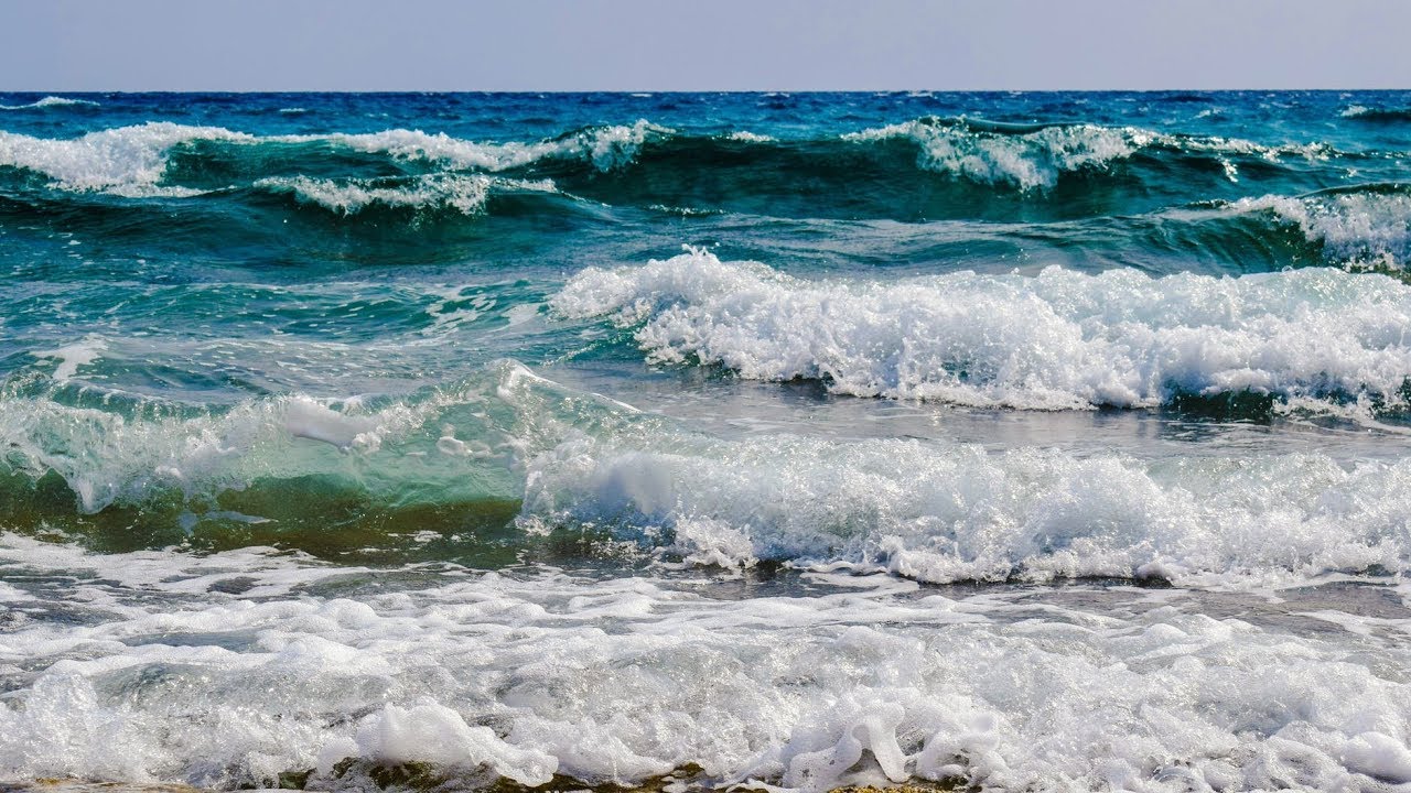Море набегающая волна