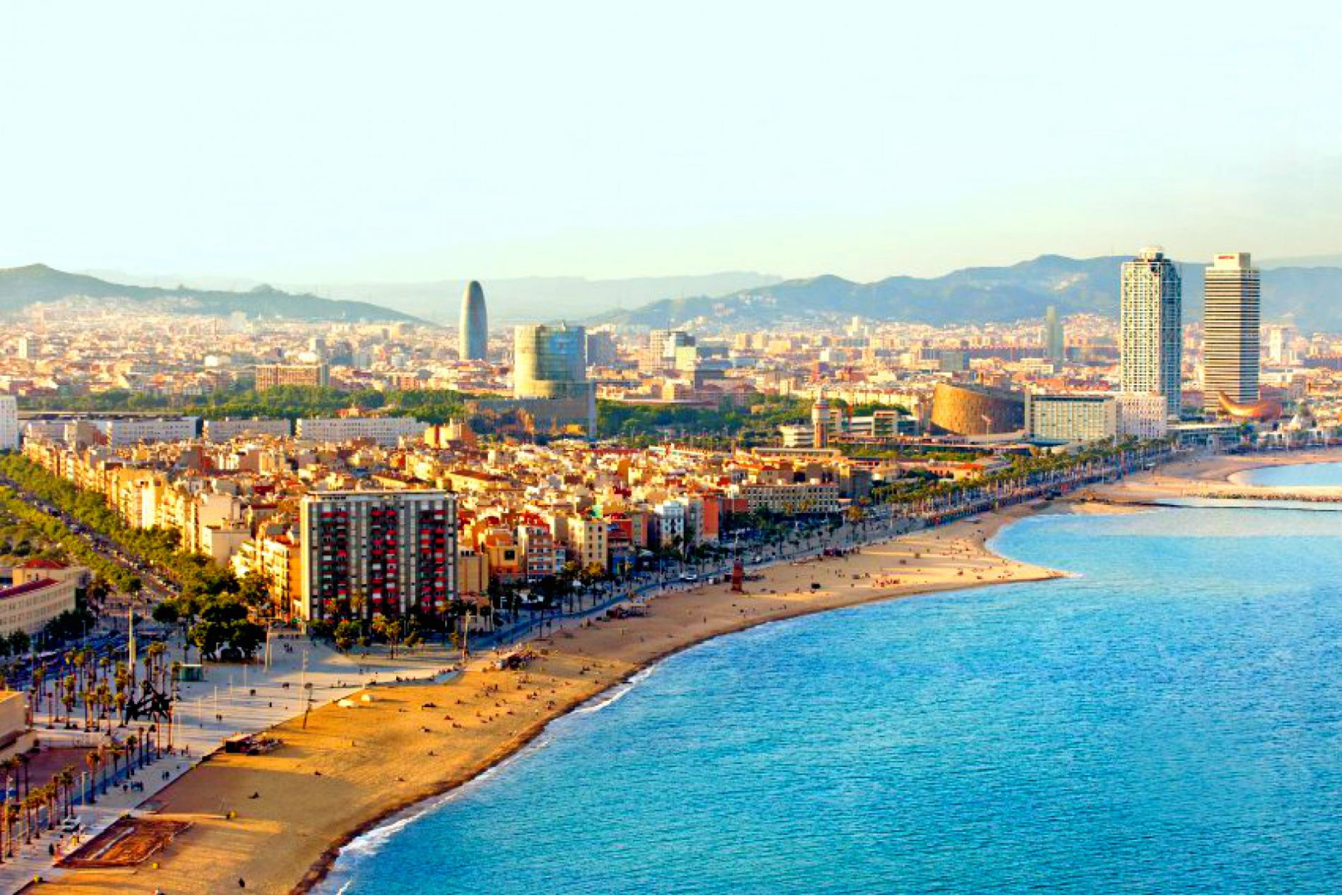 Барселона город море