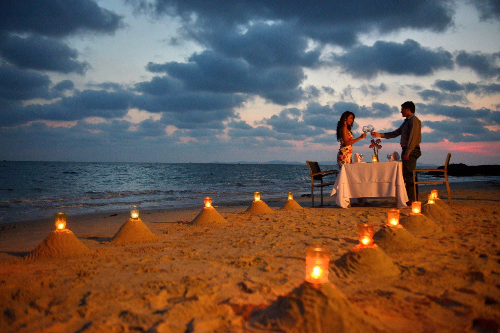 Романтическое свидание на берегу моря