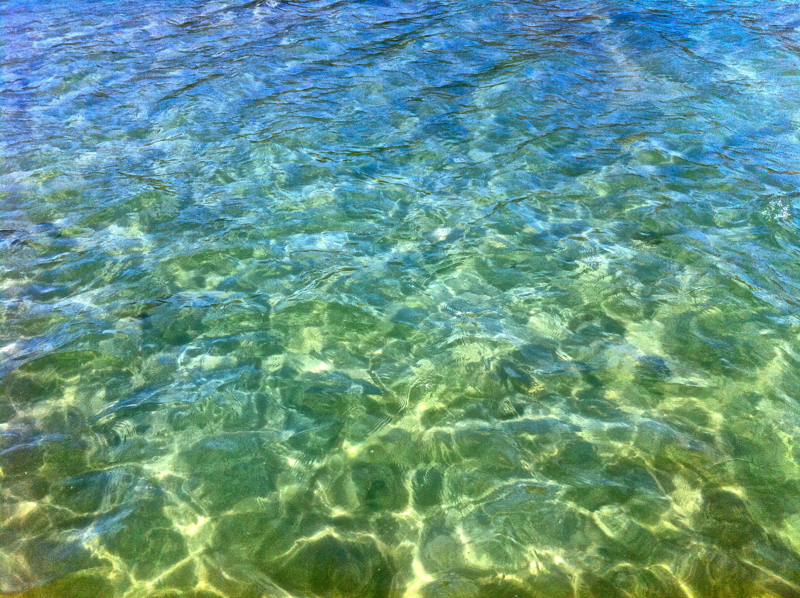 море прозрачная вода