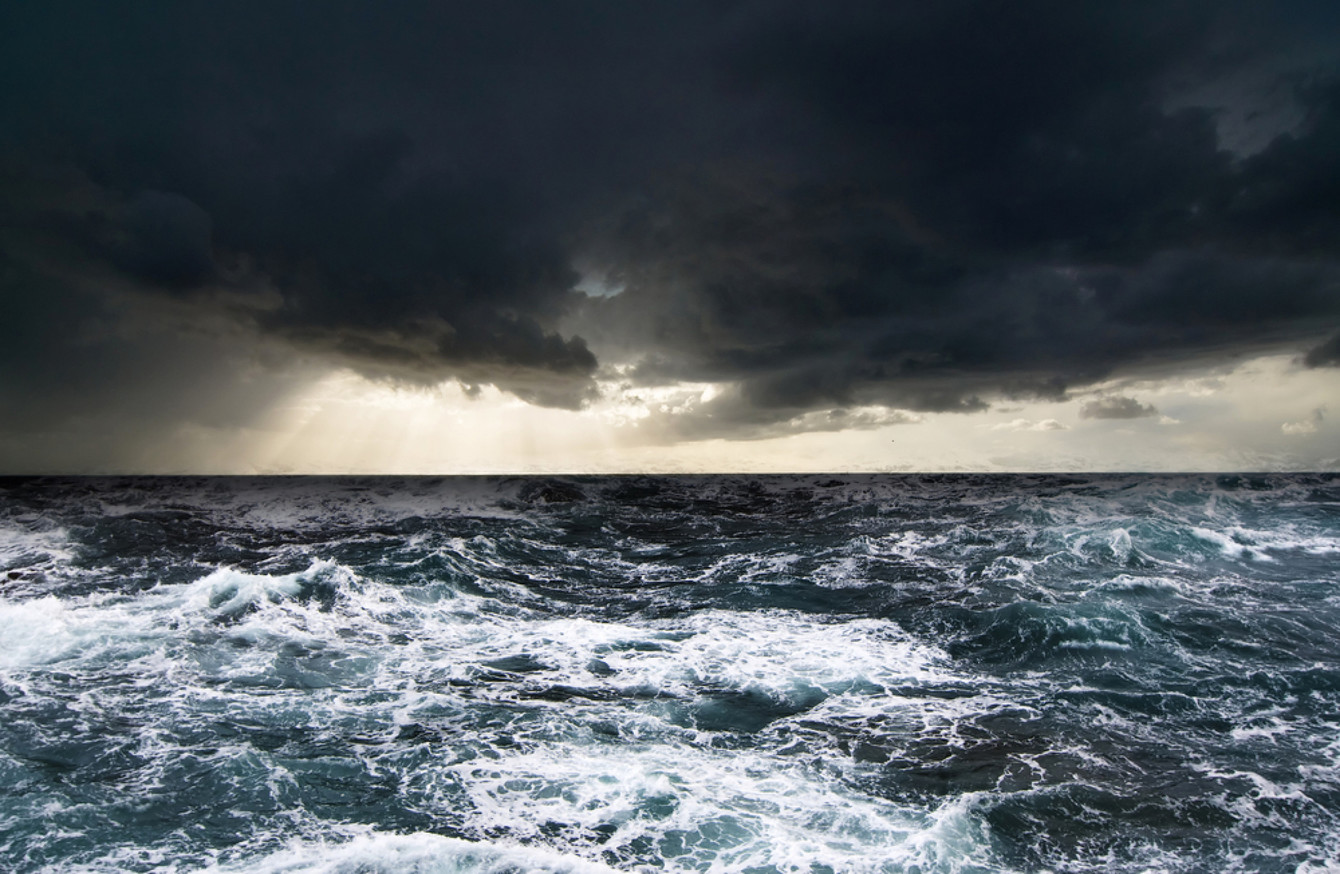Далекий шторм. Море шторм. Штормовое море. Тихий океан шторм. Шторм на горизонте.