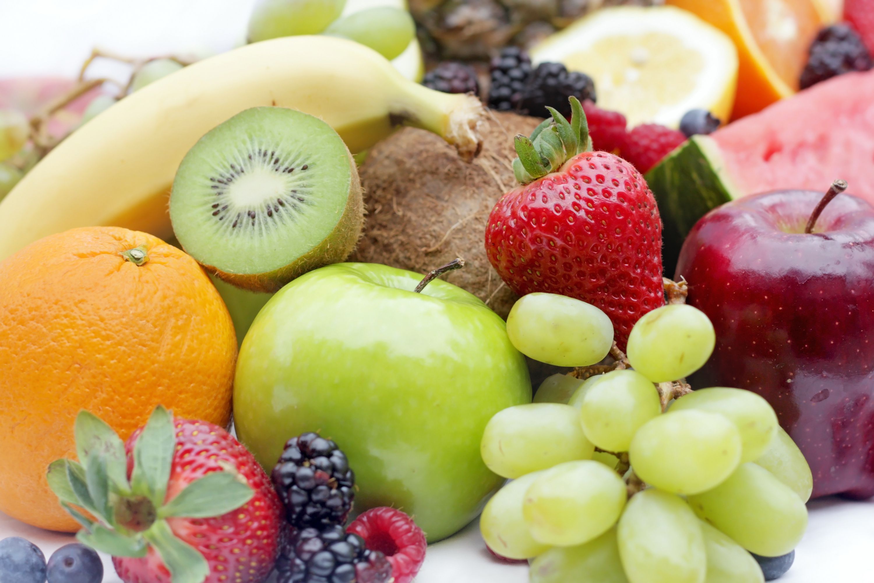 Каталог фруктовых. Овощи и фрукты. Свежие фрукты. Фрукты и овощи в высоком разрешении. Разные фрукты.