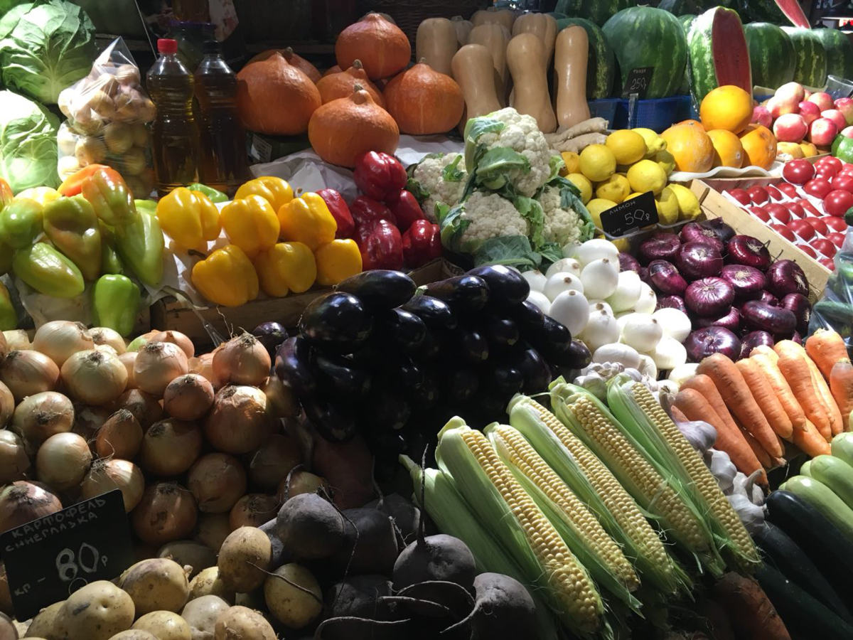 Фрукты ташкента. Фрукты Узбекистана. Овощи и фрукты. Фрукты и овощи Узбекистана. Овощной рынок.