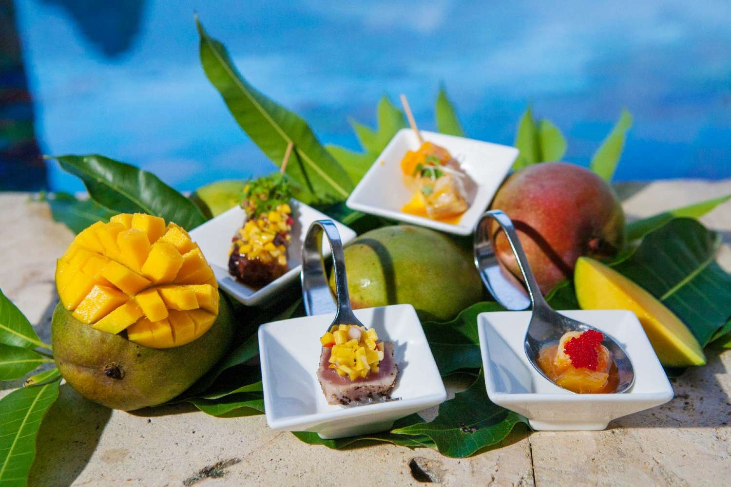 Как чистить паттайю. Тропические фрукты манго. Манго, Доминикана. Маракуйя Бали. Манго маракуйя фрукты.