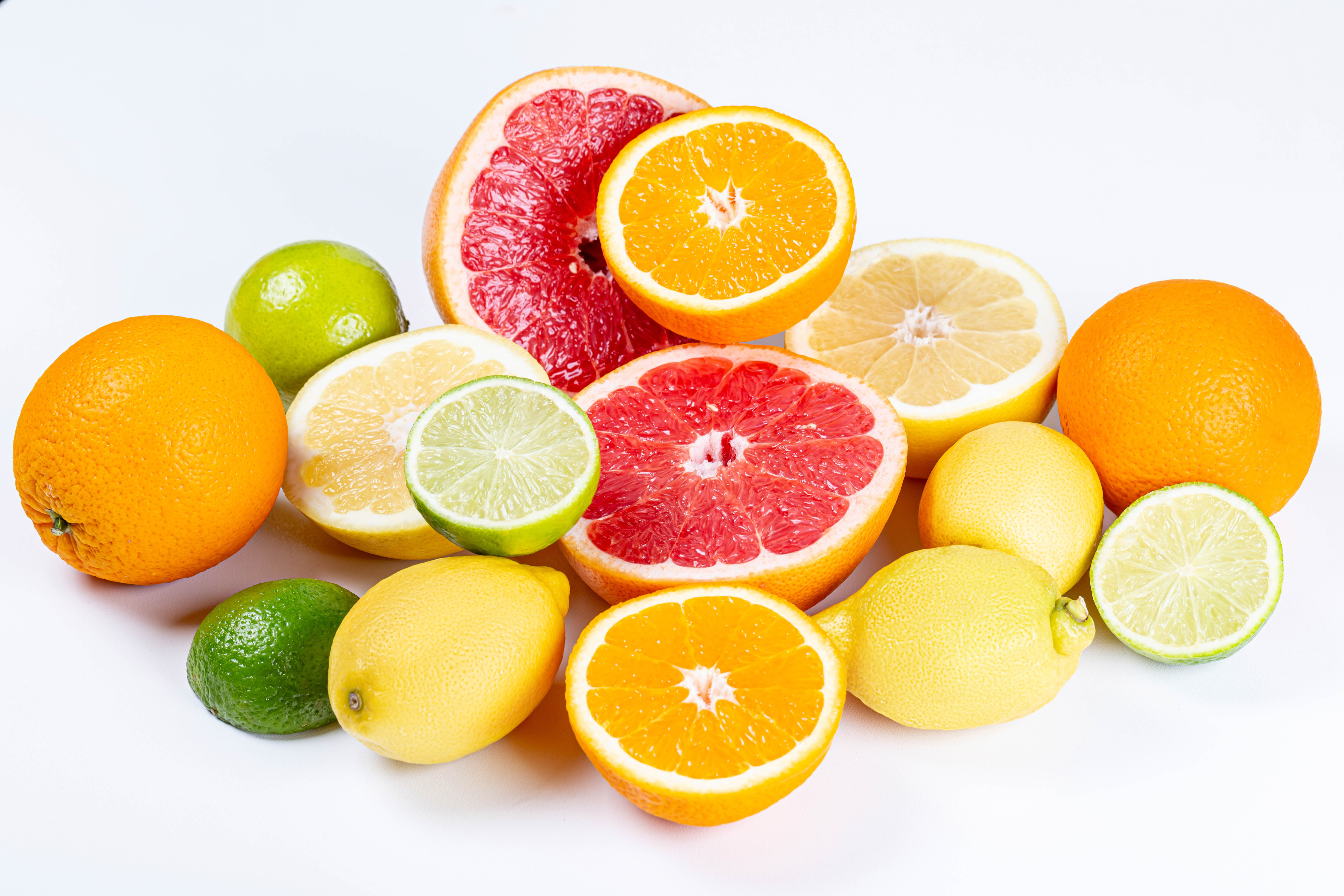 Лимон цитрусовые фрукты. Лайм,лимон и цитрус. Грейпфрут апельсин лимон лайм. Цитрусовые, апельсин, лимон, грейпфрут. Апельсин, лимон, мандарин, грейпфрут, Цитрон.